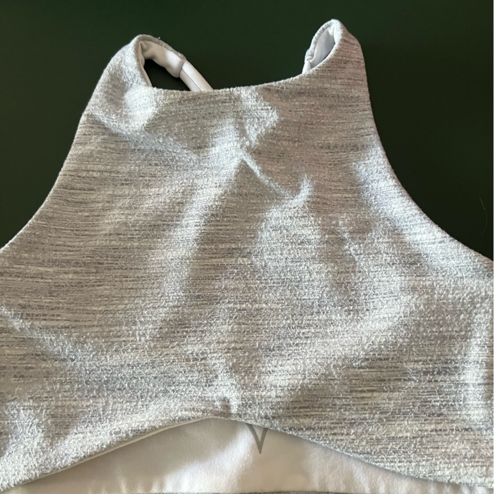 Ivivva top